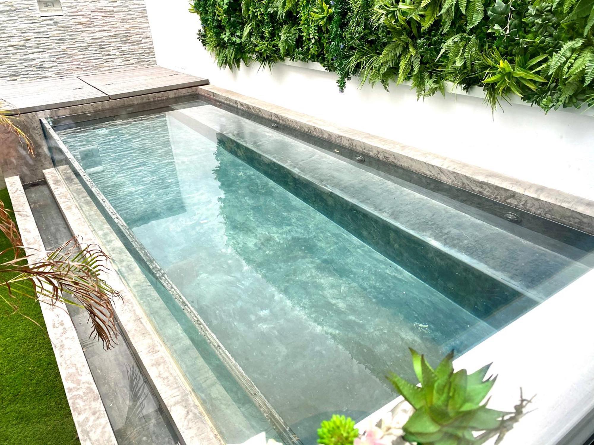 Front In With Amazing Sea Views Semidetached Villa *