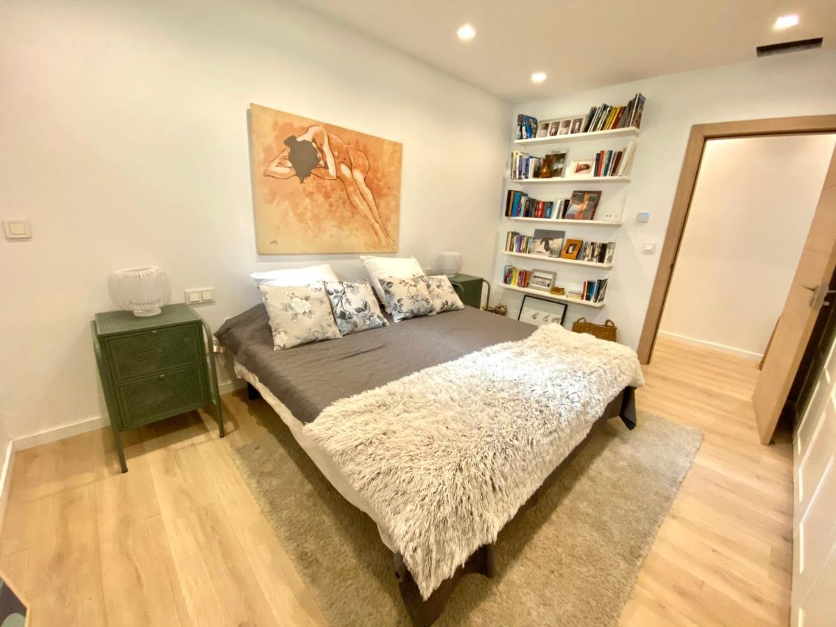 Front In With Amazing Sea Views Semidetached *
