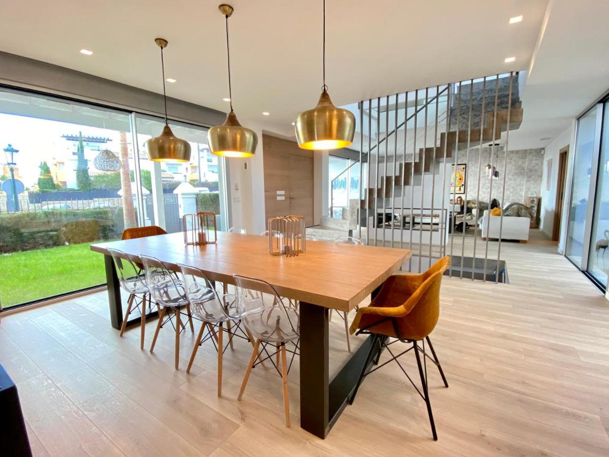Front In With Amazing Sea Views Semidetached Villa *