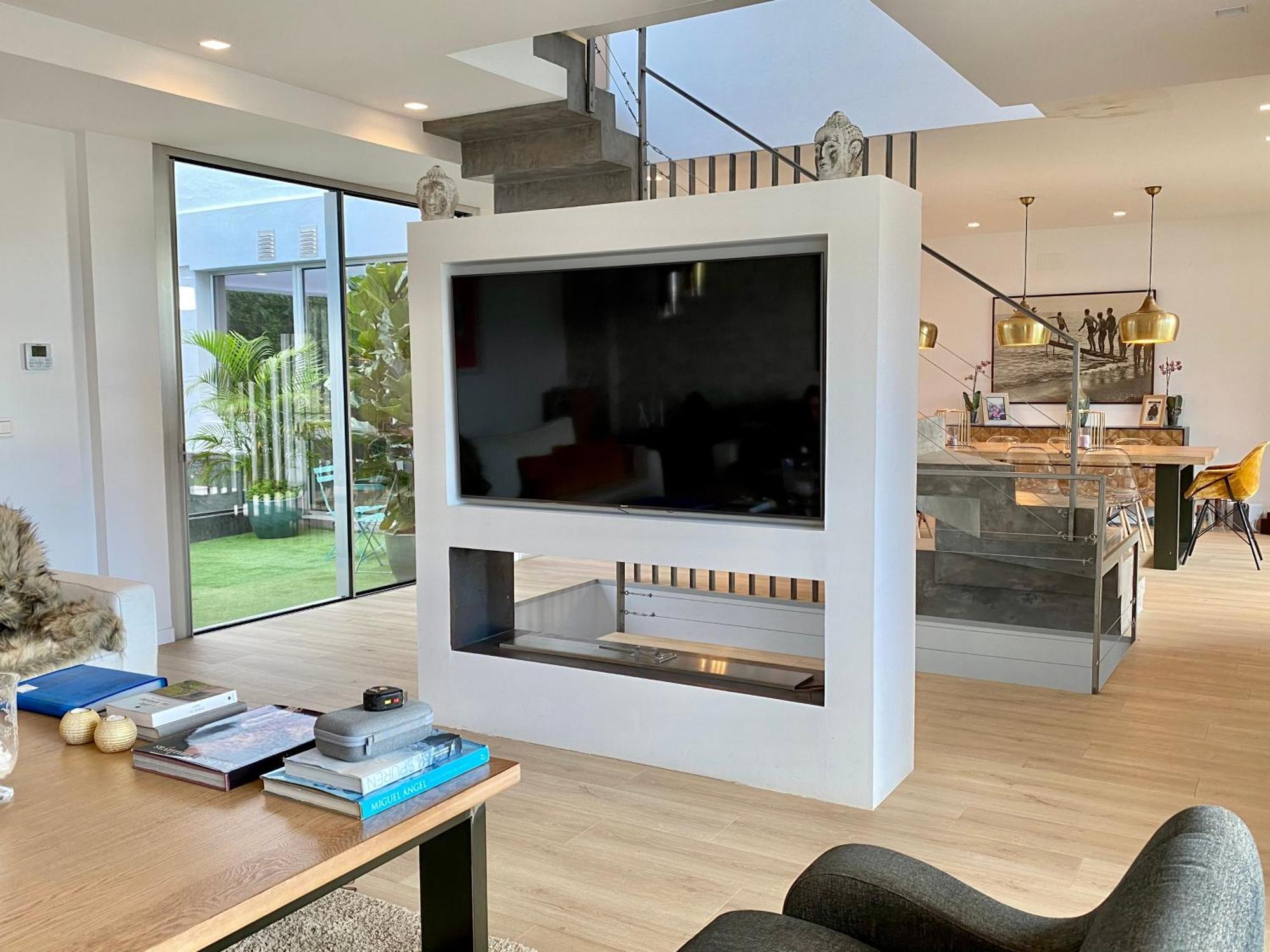 Villa Front In With Amazing Sea Views Semidetached Marbella